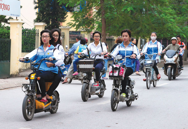 Bao nhiêu tuổi được đi xe đạp điện? Vì sao cần quy định về độ tuổi sử dụng xe đạp điện?