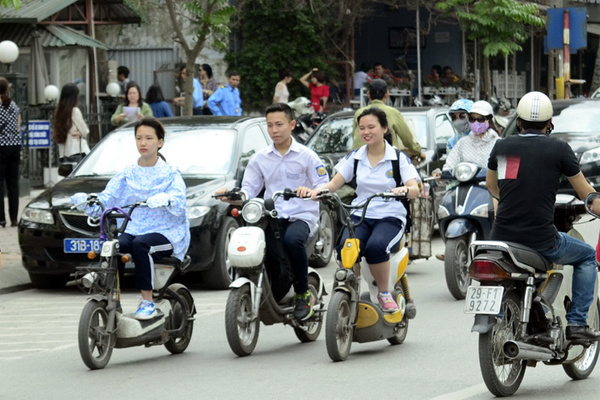 Nguyên nhân người dùng xe đạp điện không đội mũ bảo hiểm