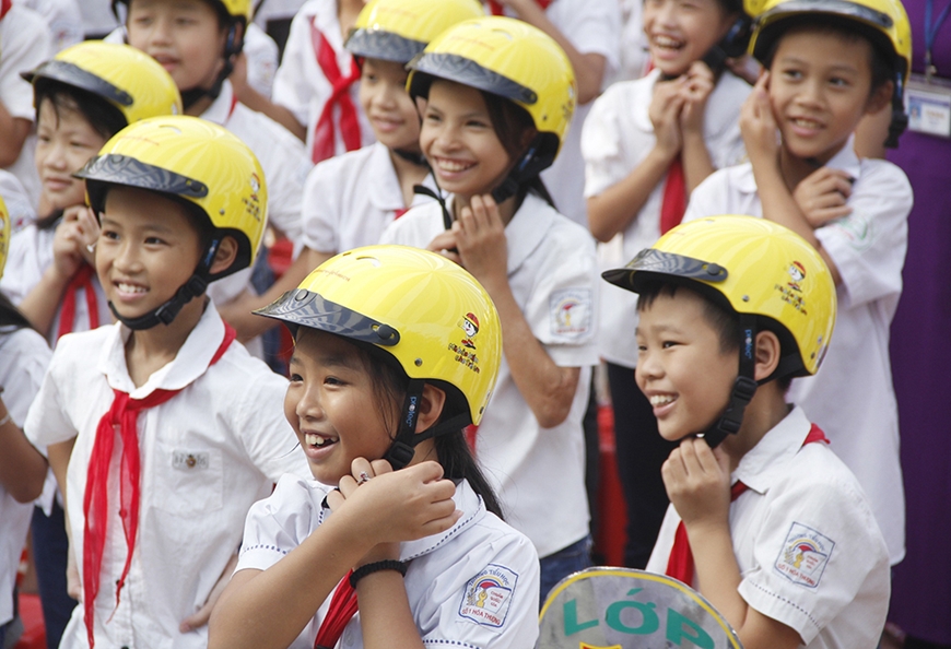 Giải pháp nâng cao ý thức đội mũ bảo hiểm khi đi xe đạp điện