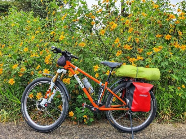 Xe đạp touring so với xe đạp leo núi (MTB)