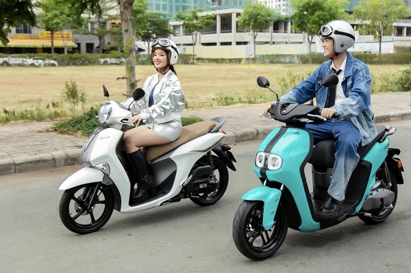 Người điều khiển xe máy điện cần tuân thủ các quy định về an toàn giao thông