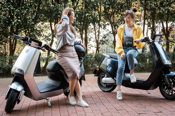 Xe máy điện là một loại phương tiện di chuyển sử dụng động cơ điện