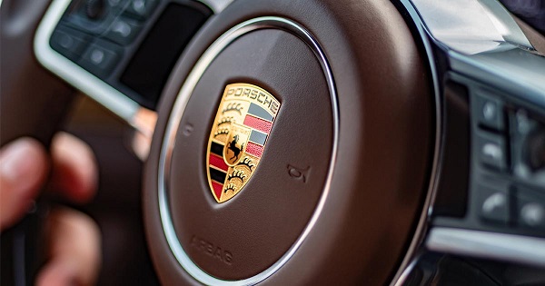 Porsche là biểu tượng của xe thể thao cao cấp