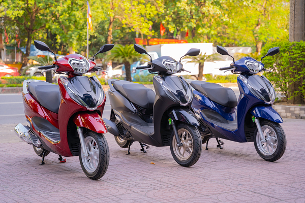 Các màu sắc mới trong bảng màu của Honda Lead luôn gây chú ý