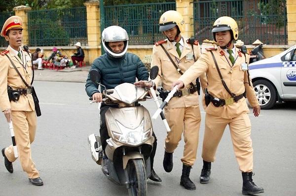 Vi phạm và xử phạt liên quan đến xe gắn máy